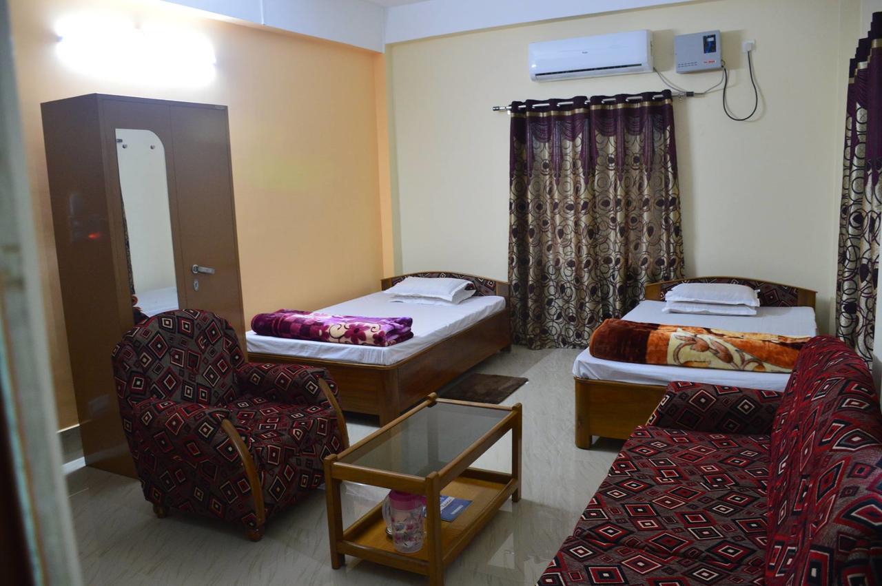 Hotel Kaustav Tezpur Zewnętrze zdjęcie