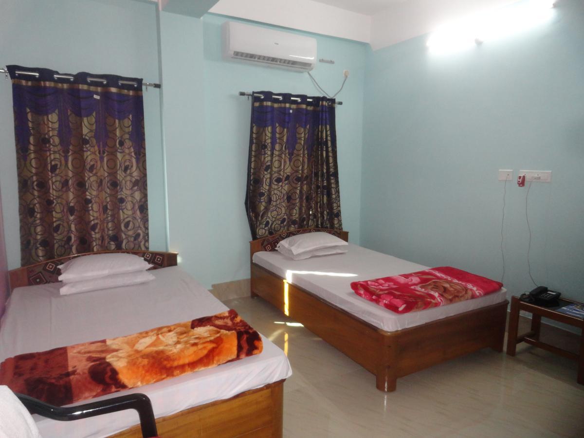 Hotel Kaustav Tezpur Zewnętrze zdjęcie