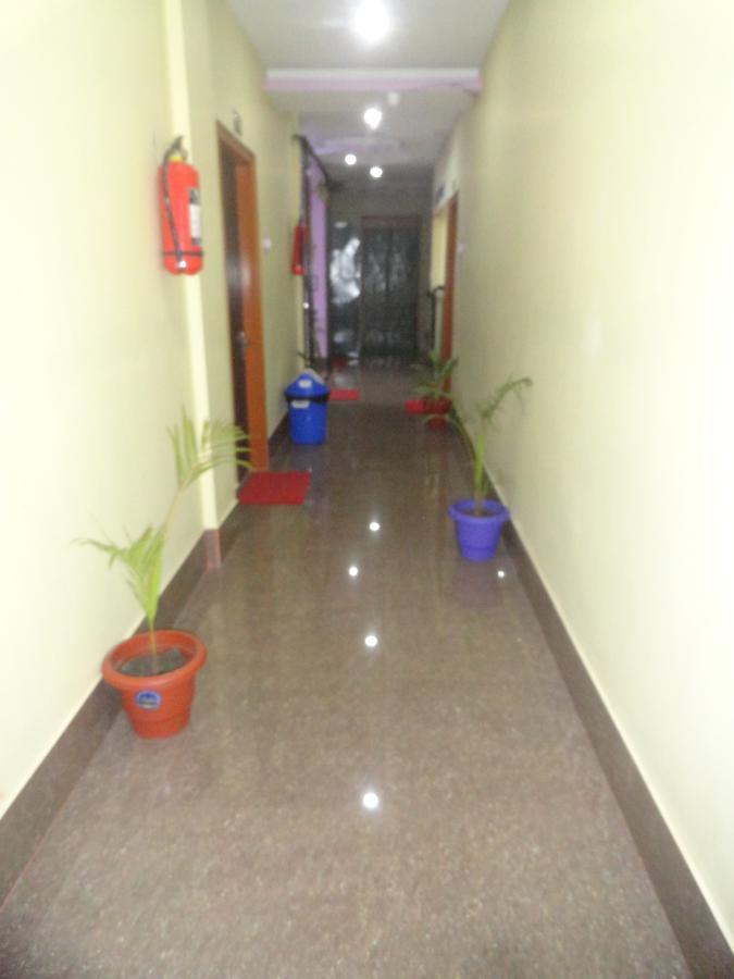Hotel Kaustav Tezpur Zewnętrze zdjęcie